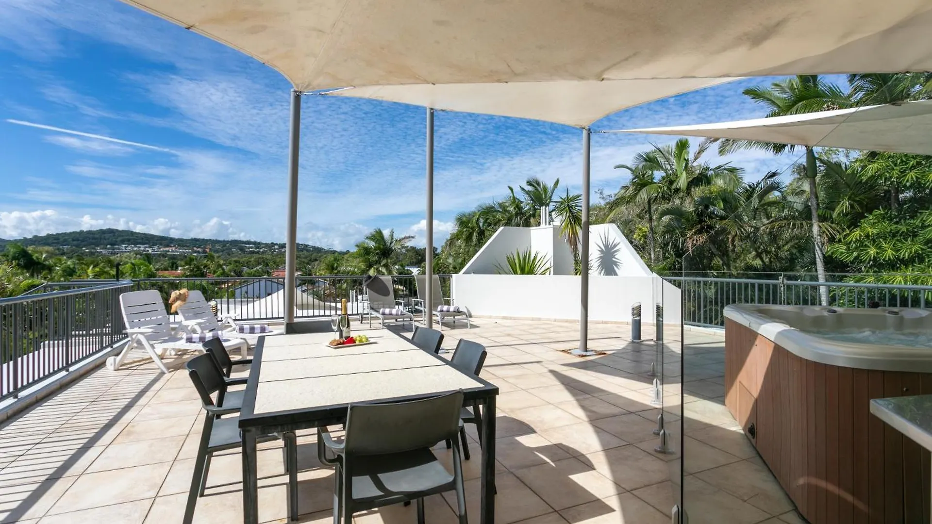 Aparthotel Noosa Tropicana Noosaville