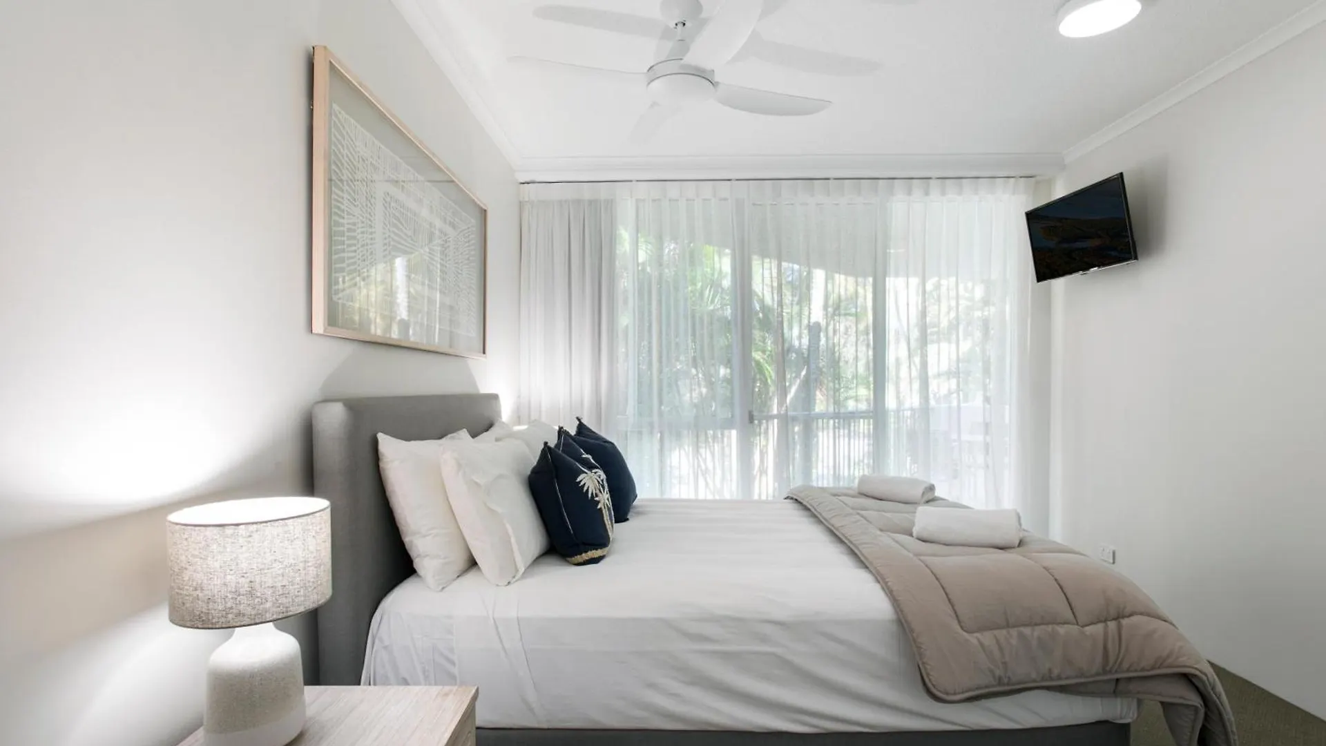 Noosa Tropicana Noosaville Aparthotel