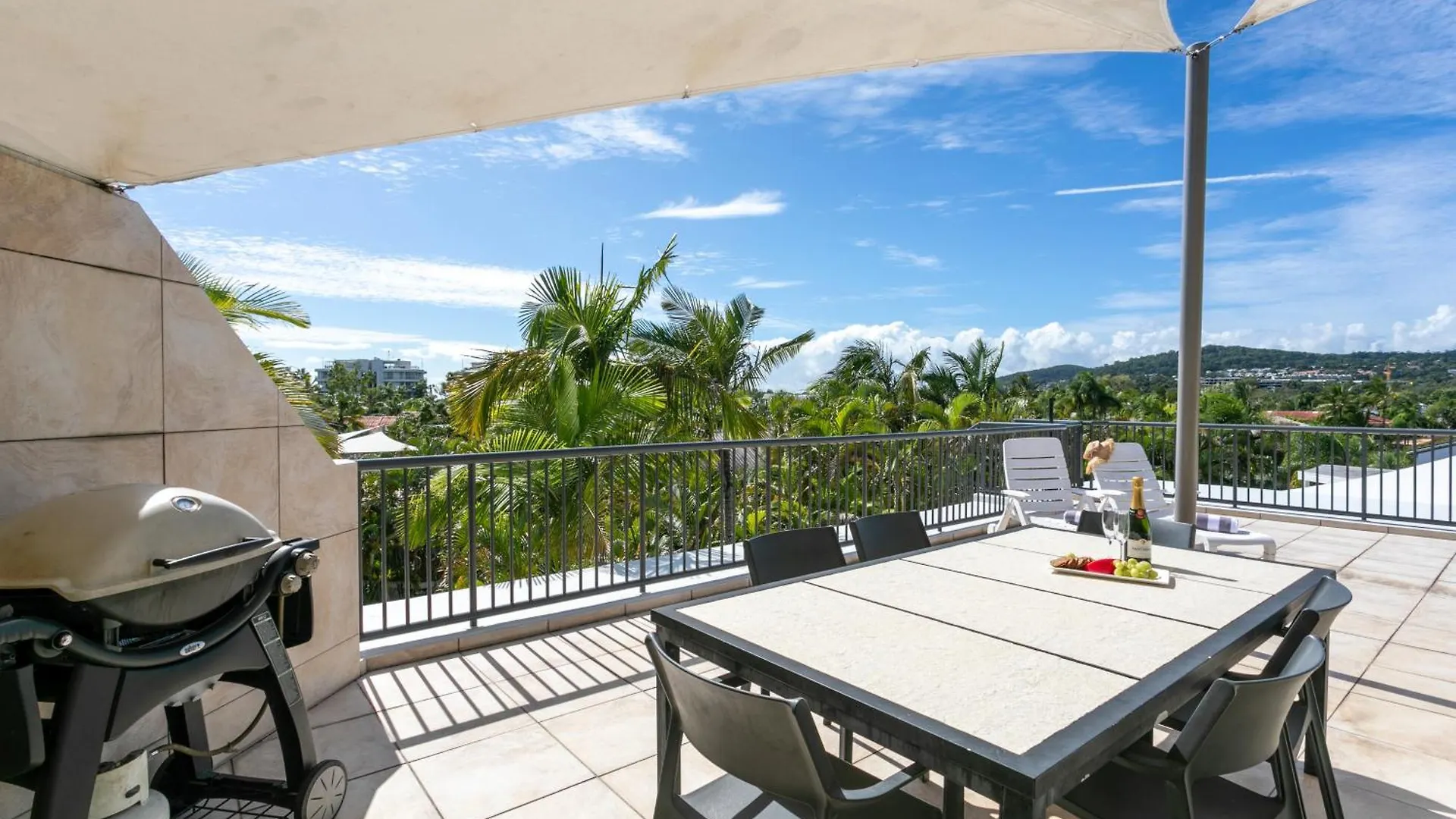 Noosa Tropicana Noosaville 4*,