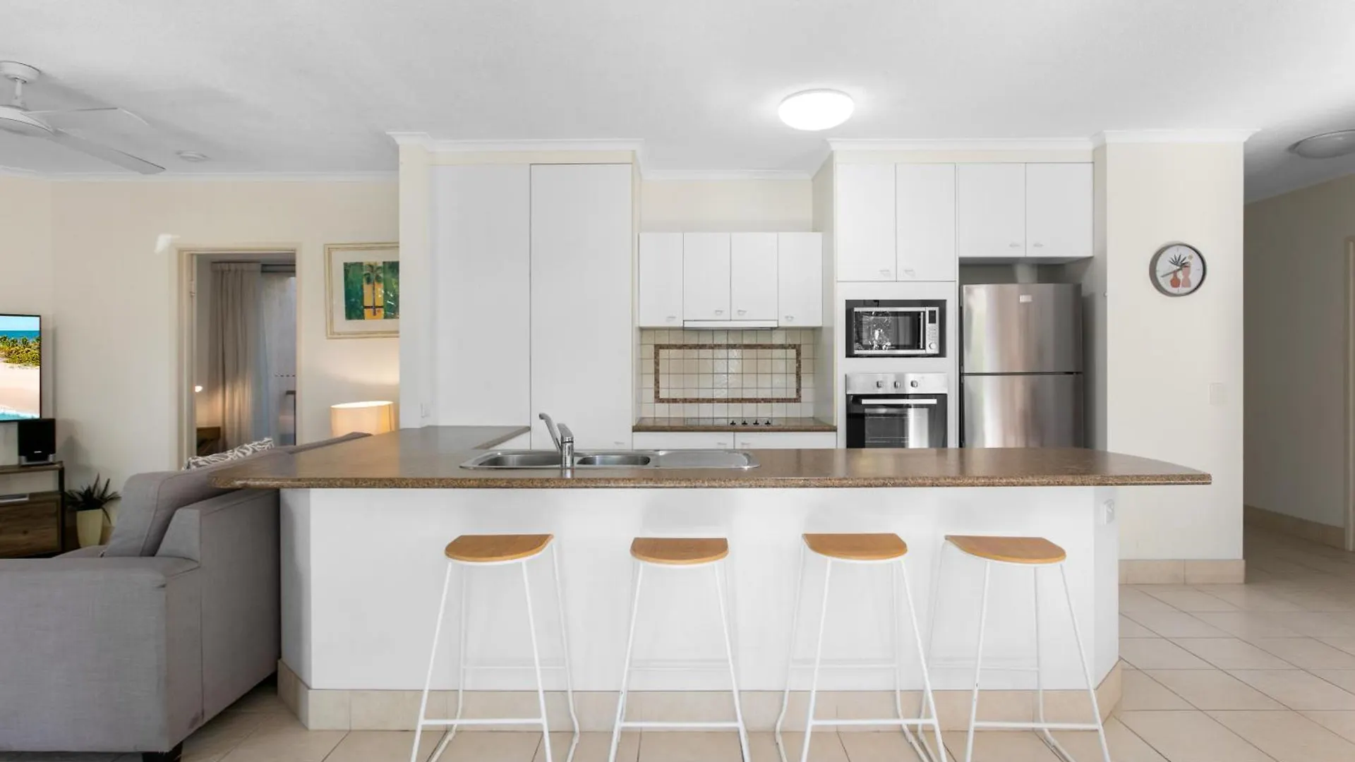 Noosa Tropicana Noosaville Aparthotel