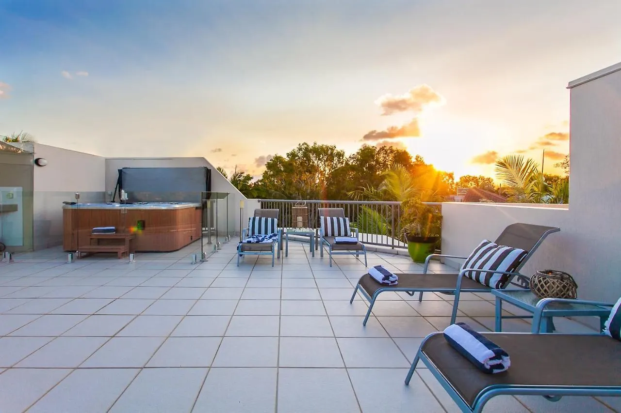 Noosa Tropicana Noosaville Aparthotel