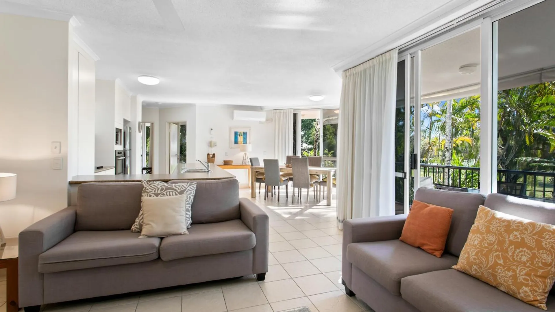 **** Aparthotel Noosa Tropicana Noosaville Australia